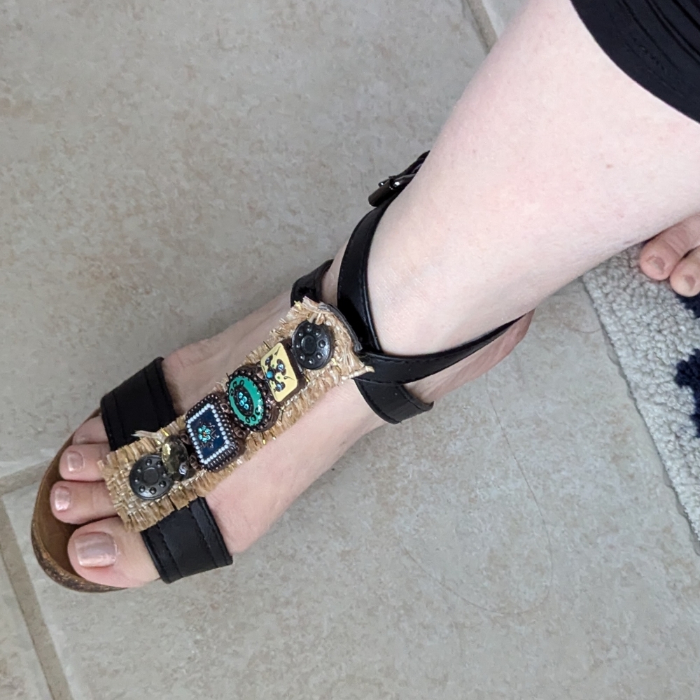 Ladies Bamboo sandals 7 At The End Of The Day They're Going To The Goodwill